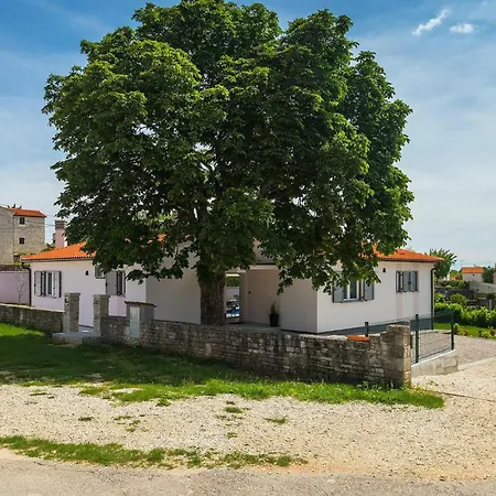 Ferienhaus Nana Pula