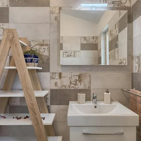 Ferienhaus Nana Pula