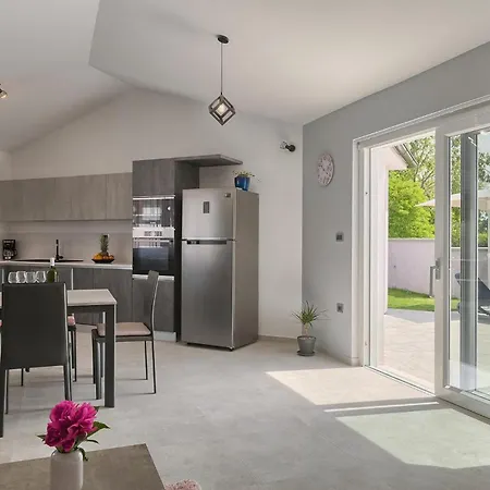 Ferienhaus Nana Pula