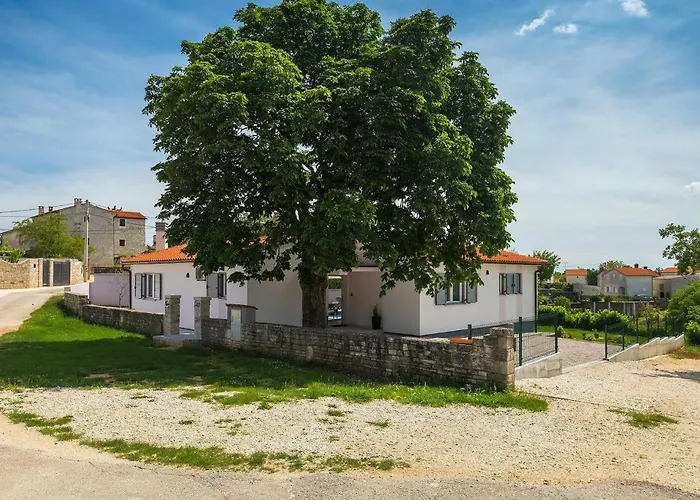Vakantiehuis Nana Pula