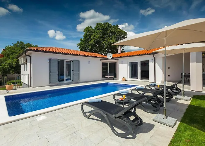 Vakantiehuis Nana Pula