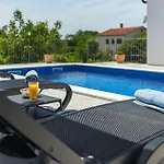 Nana Casa de Férias Pula