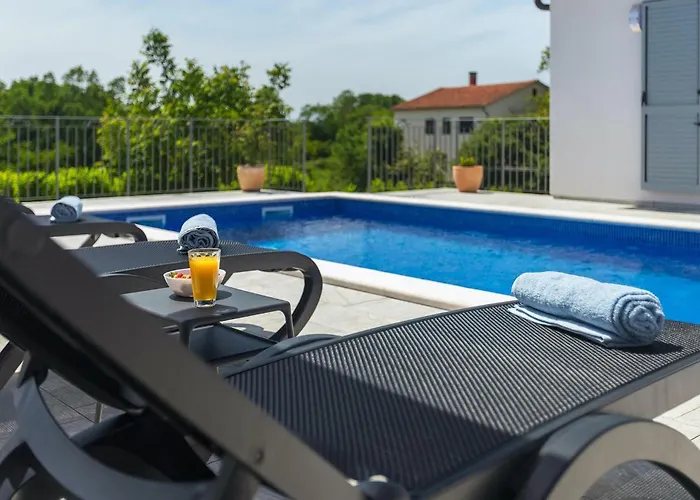 Nana Holiday home Pula